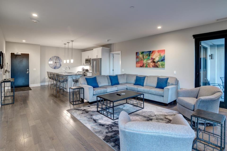 Luxury Downtown Asheville Condo Mountain Views House in Asheville