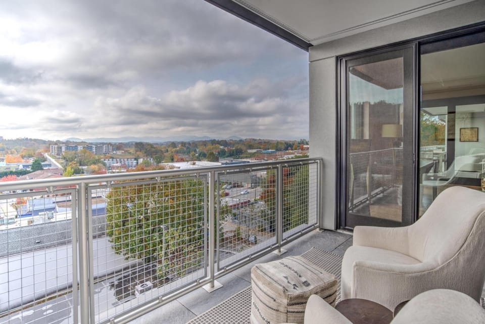 Outstanding Luxury Downtown Condo House in Asheville