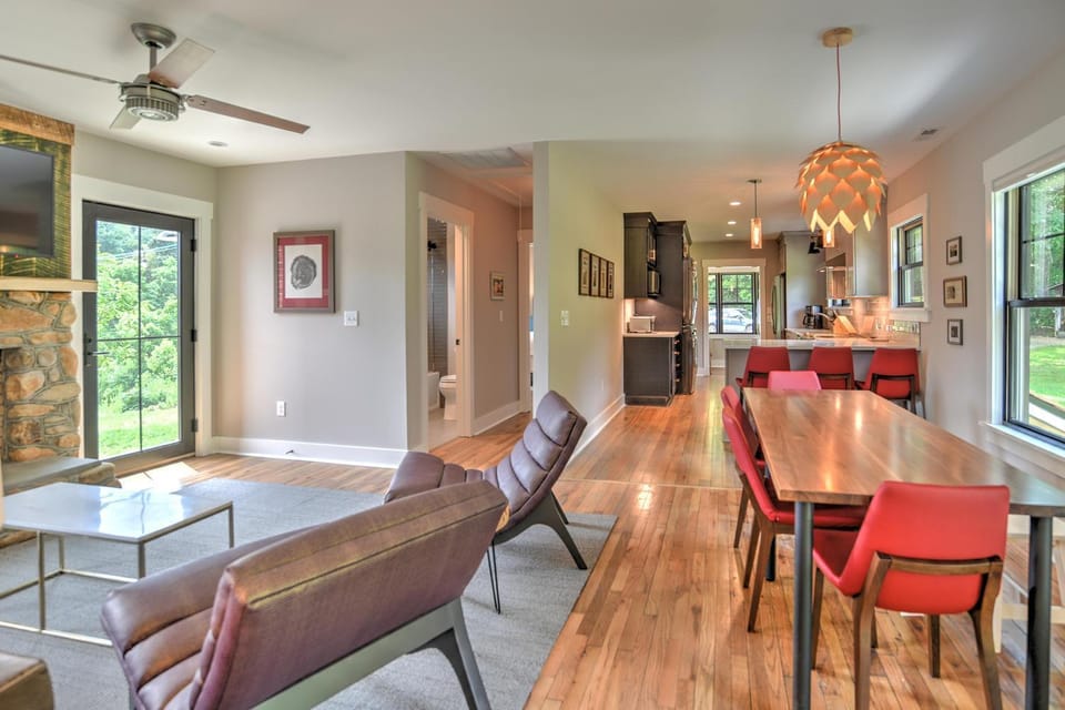 Dogwood Farmhouse House in Candler