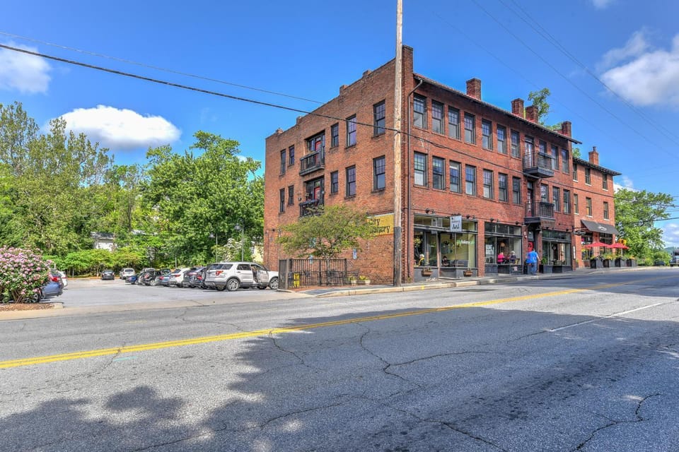 Historic King James Unit 2 House in Asheville