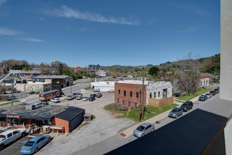 Short Coxe Avenue Townhome 233 House in Asheville
