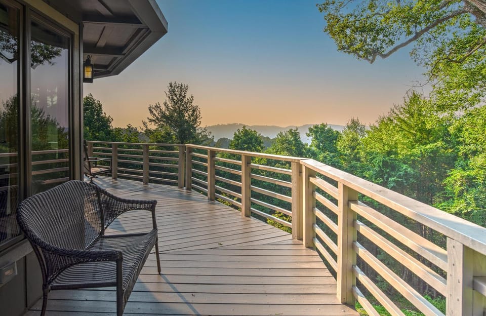 Amazing Town Mountain Getaway House in Asheville