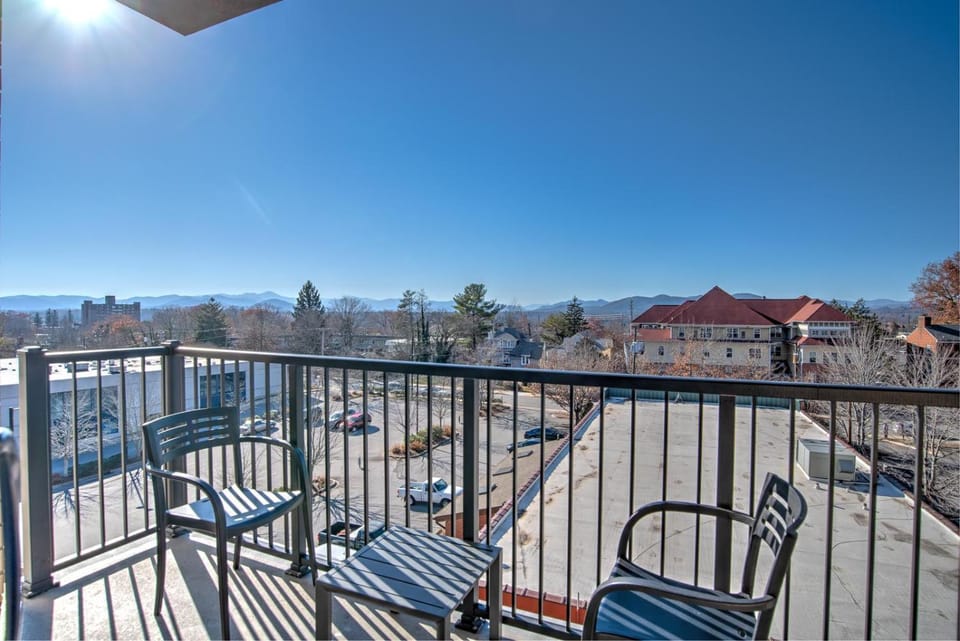 45 Asheland Avenue Unit 500 House in Asheville