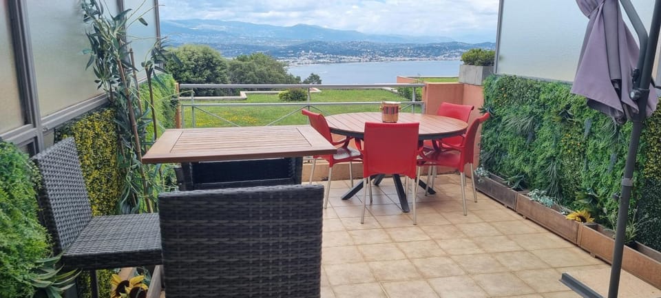 Patio, Balcony/Terrace, Dining area