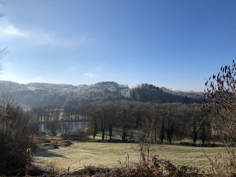 Nearby landmark, Day, Natural landscape, Lake view, Mountain view