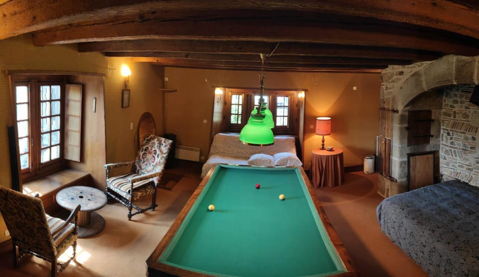 Billiard, Photo of the whole room, Bedroom