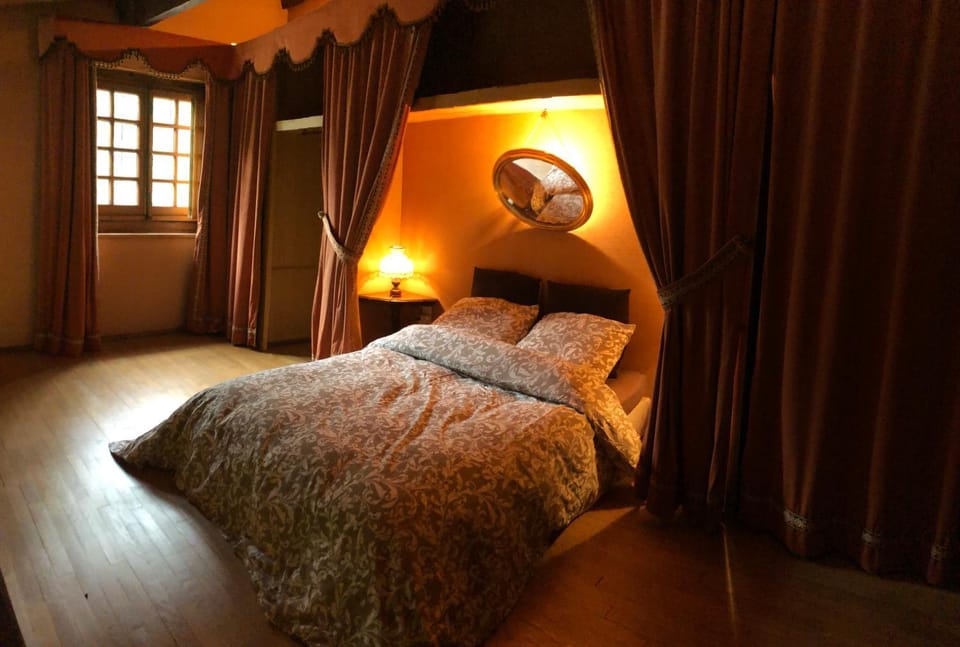 Bed, Photo of the whole room, Bedroom, pet friendly