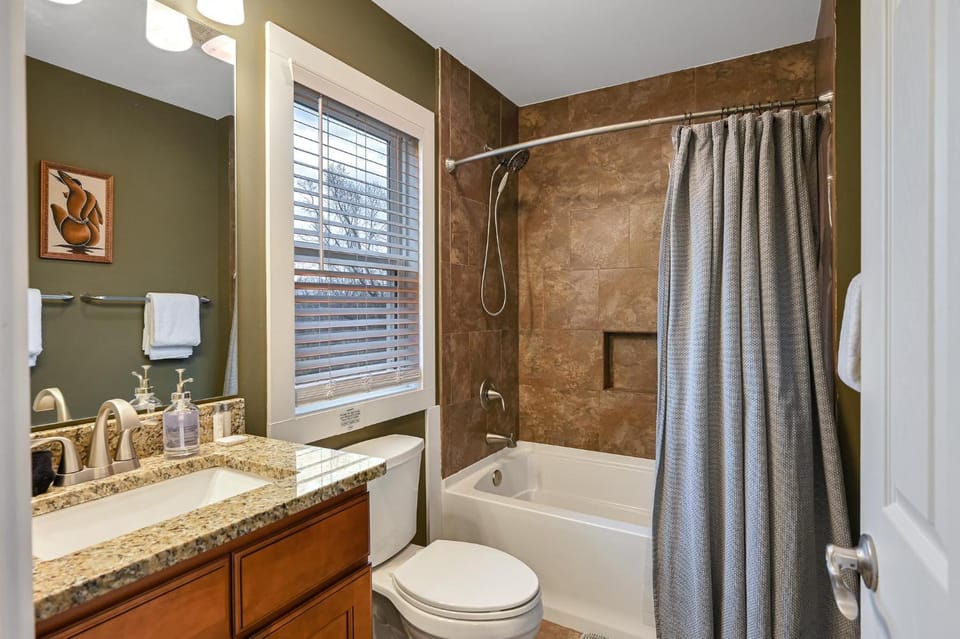 A Sweet North Asheville Home Close to Downtown House in Woodfin