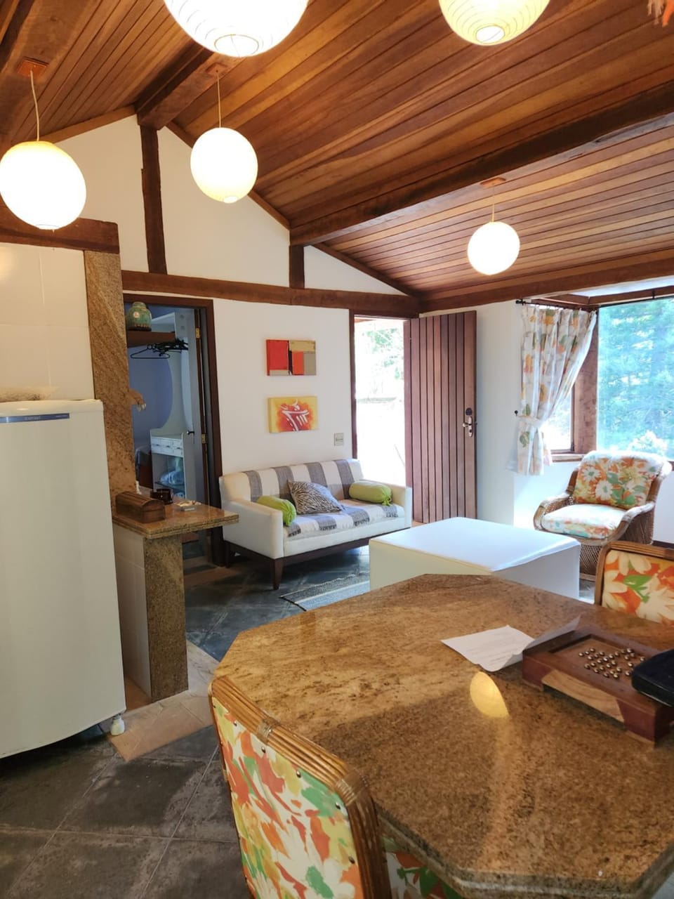 Seating area, Dining area