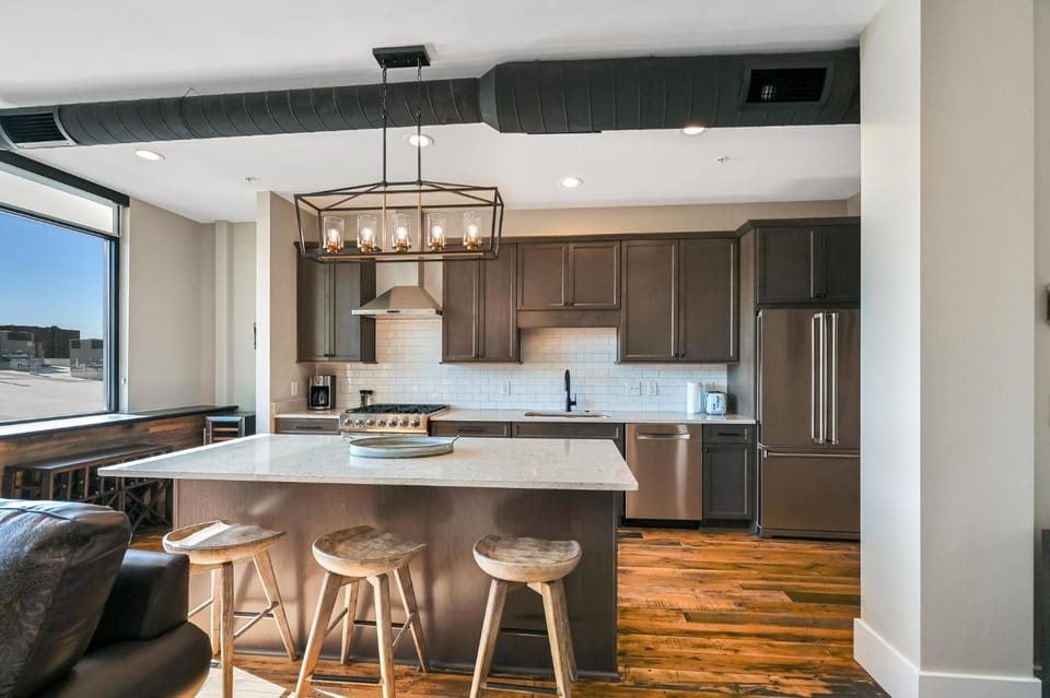 Downtown Condo with Two Ensuite Kings House in Asheville