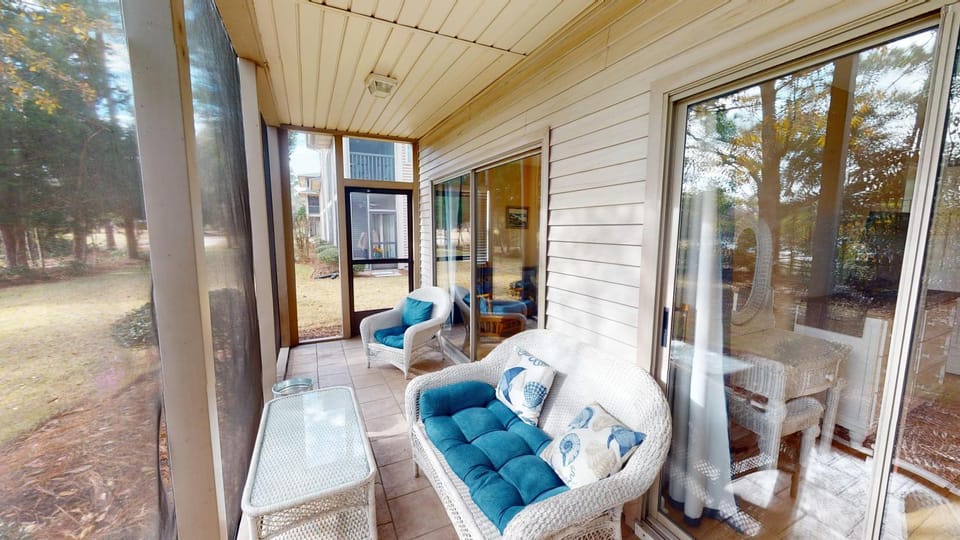Golf Course Getaway 3BR Heart of Pawleys Island House in South Carolina