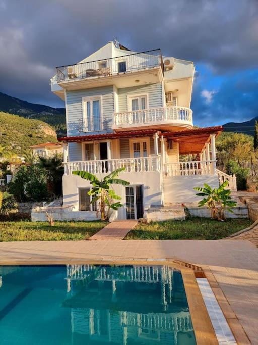 Property building, Natural landscape, Mountain view, Pool view, Swimming pool