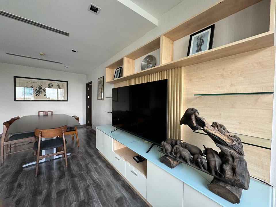 W8 CONDO, TOP Floor LUXE 3 Bedroom Penthouse, Hip central Bangkok area, 5 mins from Thonglo BTS station Apartment in Bangkok