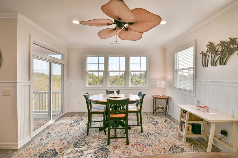 The Pink House: Unwind at Litchfield By the Sea House in South Carolina