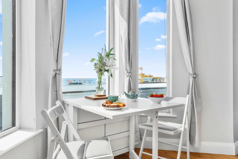 Luxury Seaview Portrush Apt by the Beach - Golf Park 3 Apartment in Portrush
