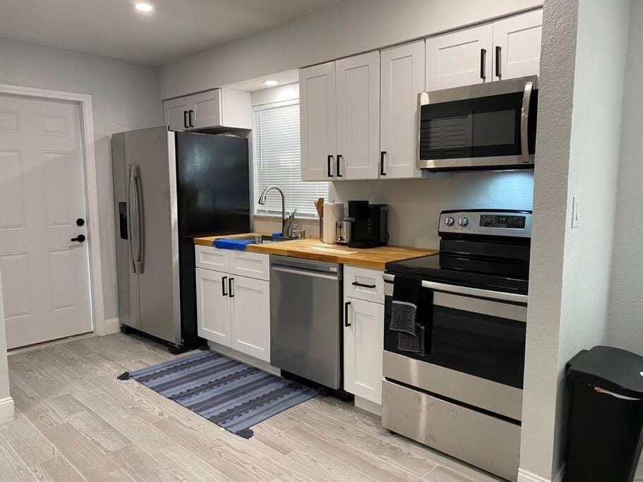 Kitchen or kitchenette, dishwasher, minibar, pet friendly, stove, toaster