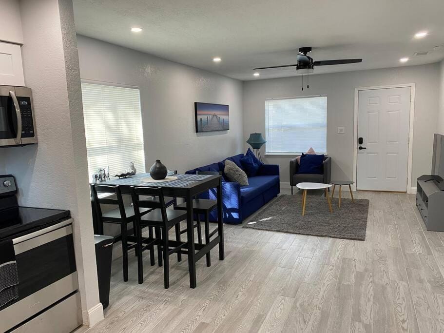 TV and multimedia, Living room, Seating area, Dining area, fireplace, minibar