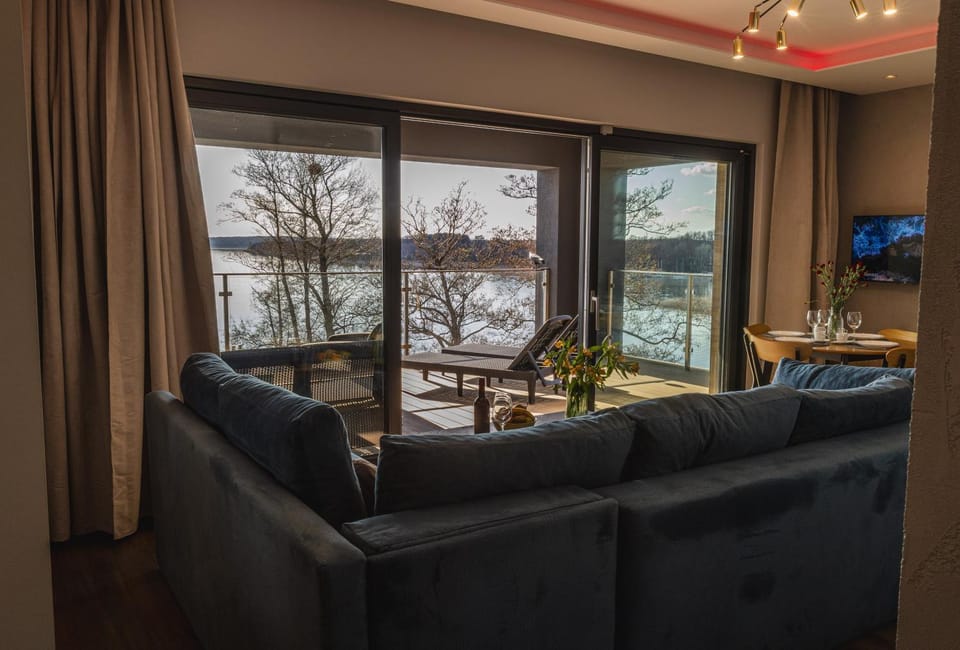 TV and multimedia, Living room, Seating area, Lake view