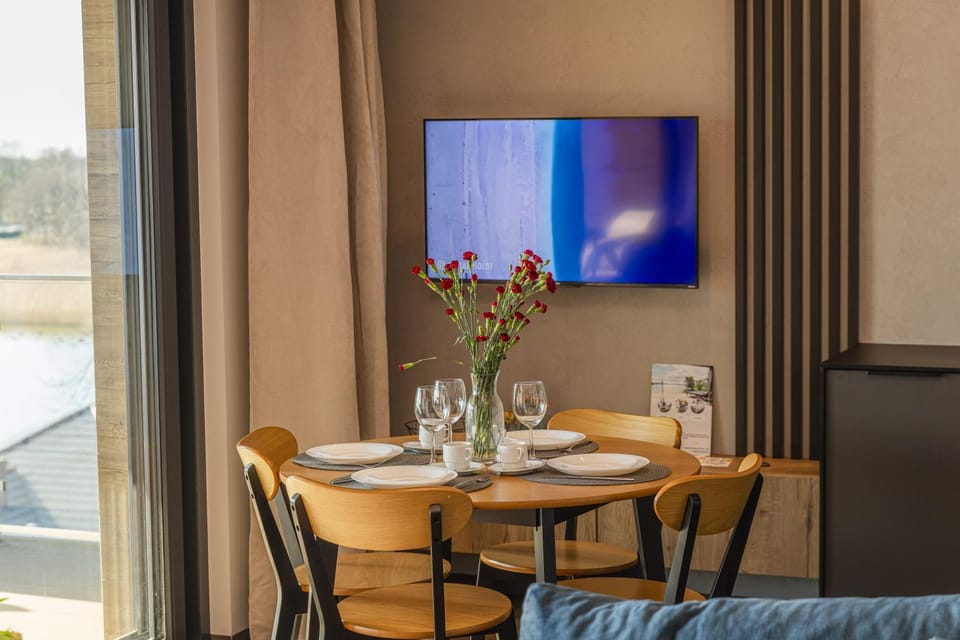 TV and multimedia, Dining area