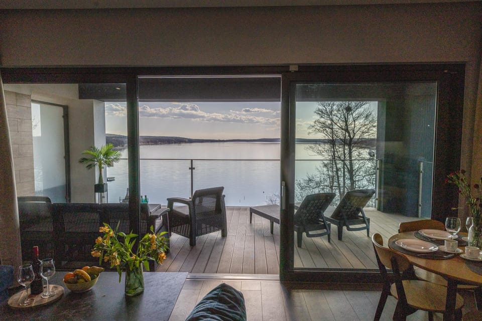 Balcony/Terrace, Seating area, Lake view