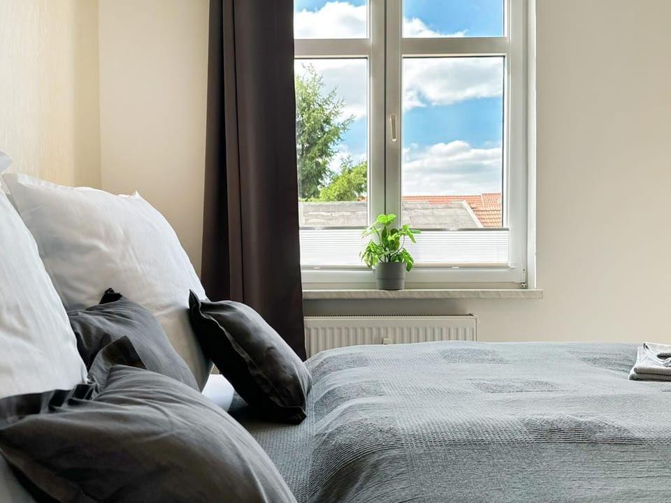 Bed, View (from property/room), View (from property/room), Bedroom