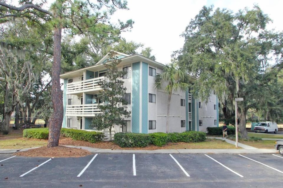Cute 2 bedroom, 2 bath Condo at Folly Field Beach Apartment in Hilton Head Island