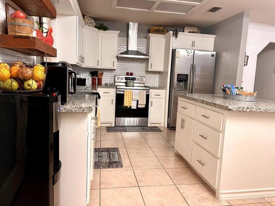 Kitchen or kitchenette, minibar, pet friendly, stove, toaster