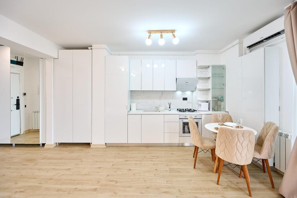 Kitchen or kitchenette, Dining area, pet friendly