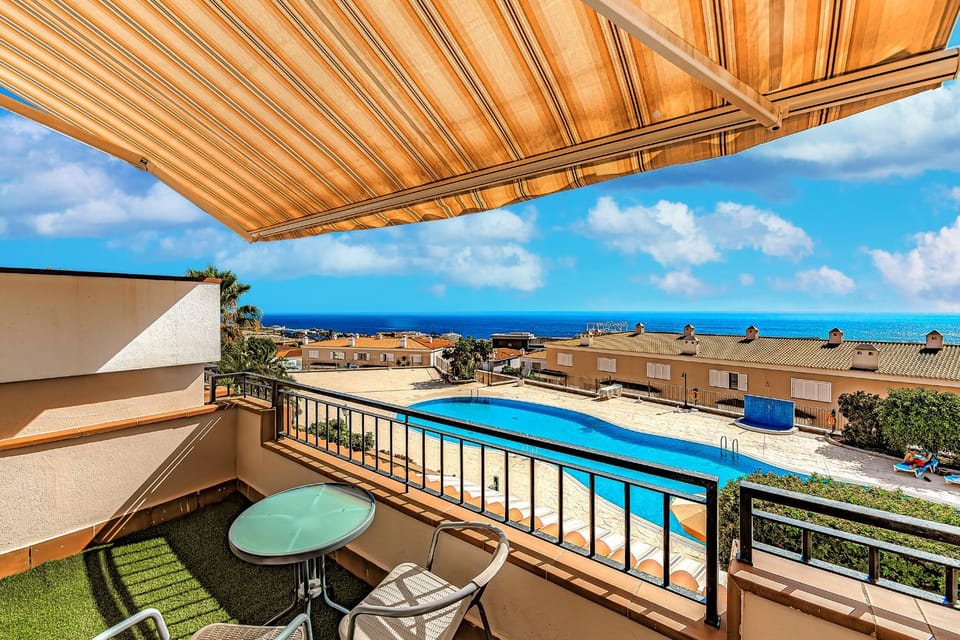 View (from property/room), Balcony/Terrace, Pool view, Sea view, Swimming pool
