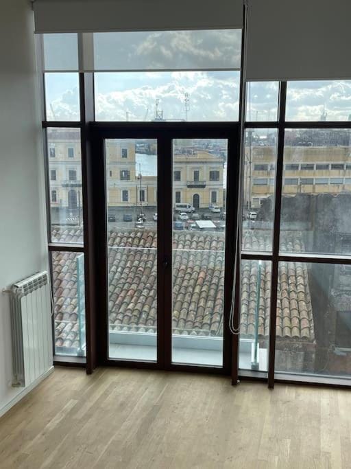 View (from property/room), Balcony/Terrace, City view