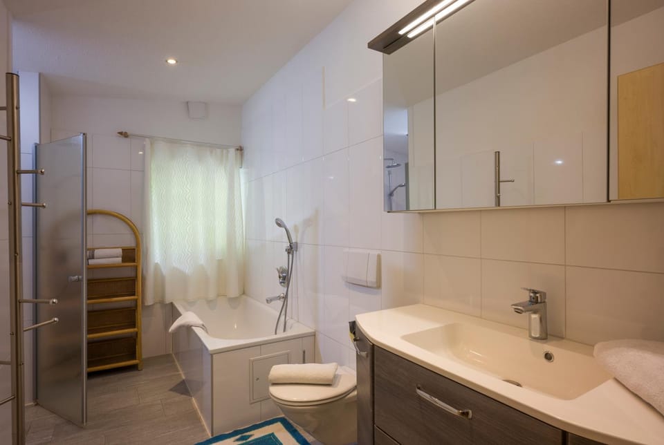 Bathroom, Decorative detail