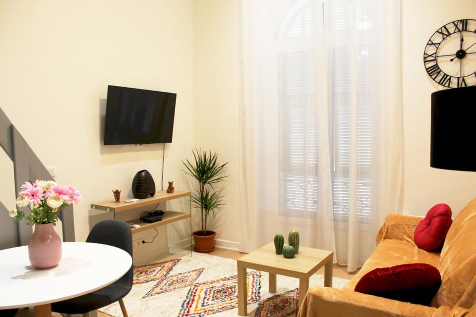 TV and multimedia, Living room, Seating area