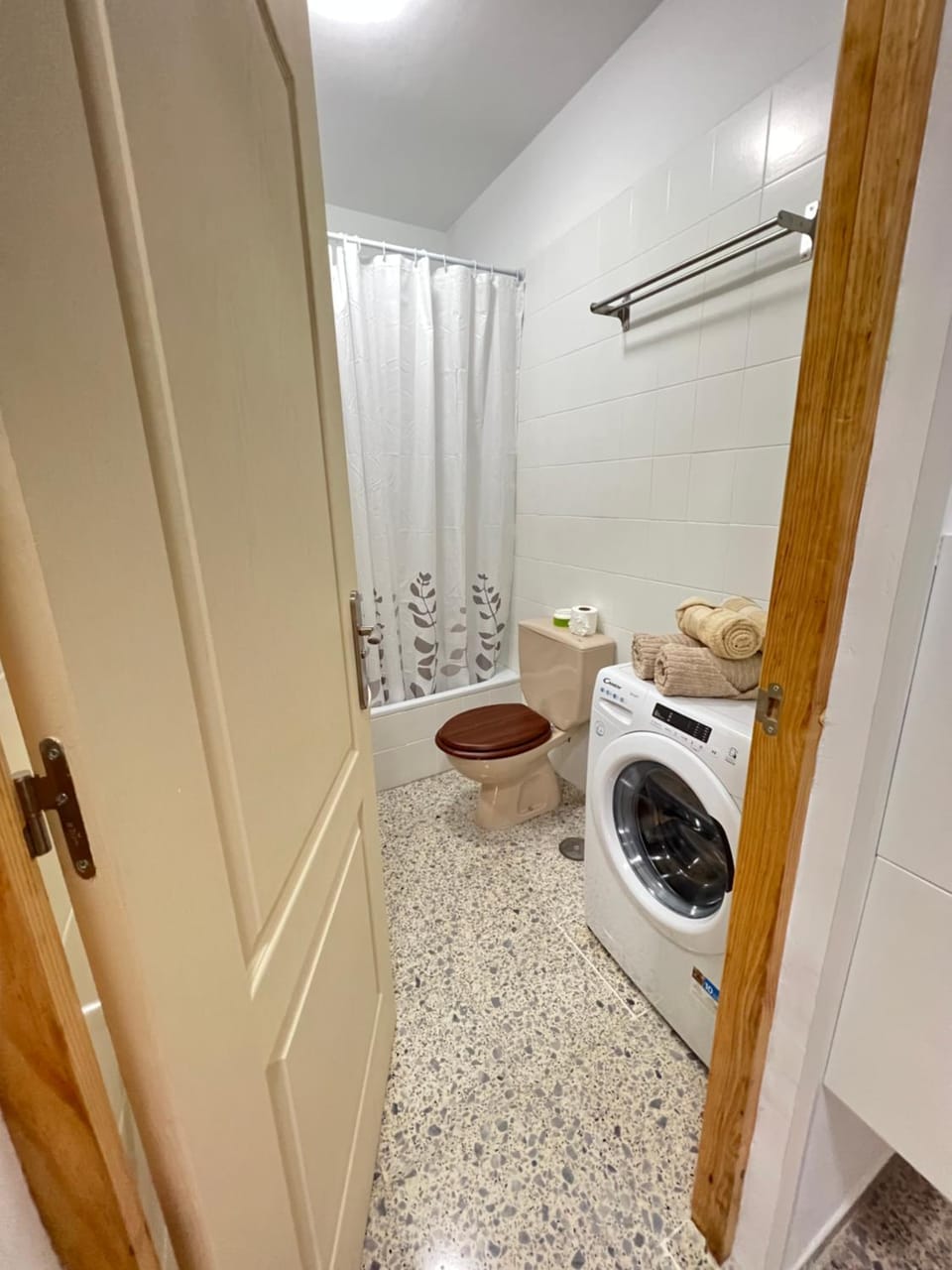 Bathroom, washing machine