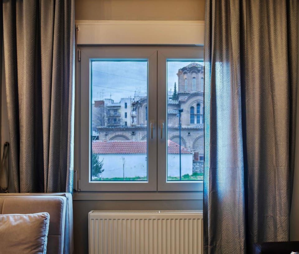 View (from property/room), Living room, Seating area