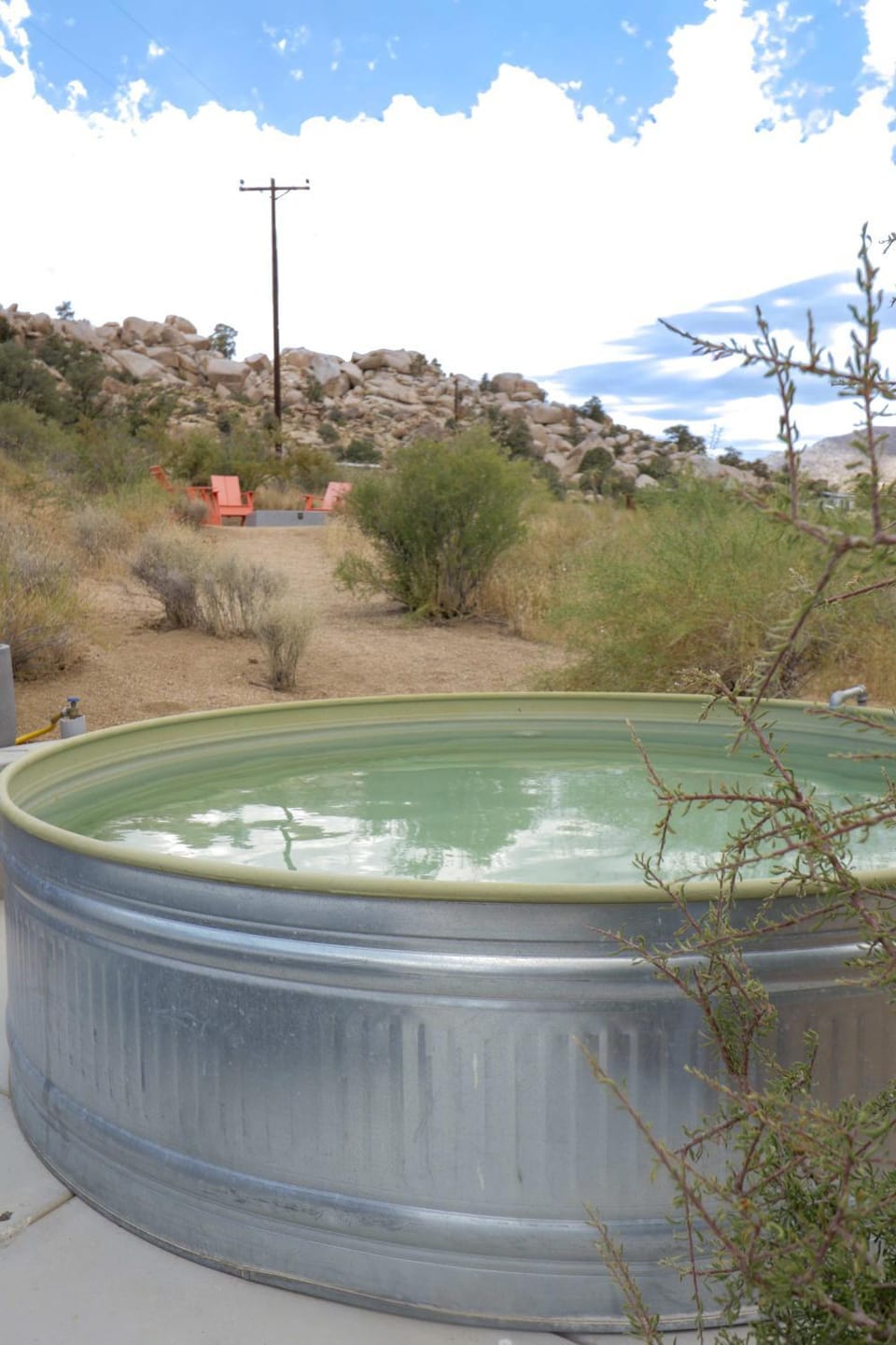 Hi-Desert Fade- Surrounded by Boulders w Cold Tub House in Southern California