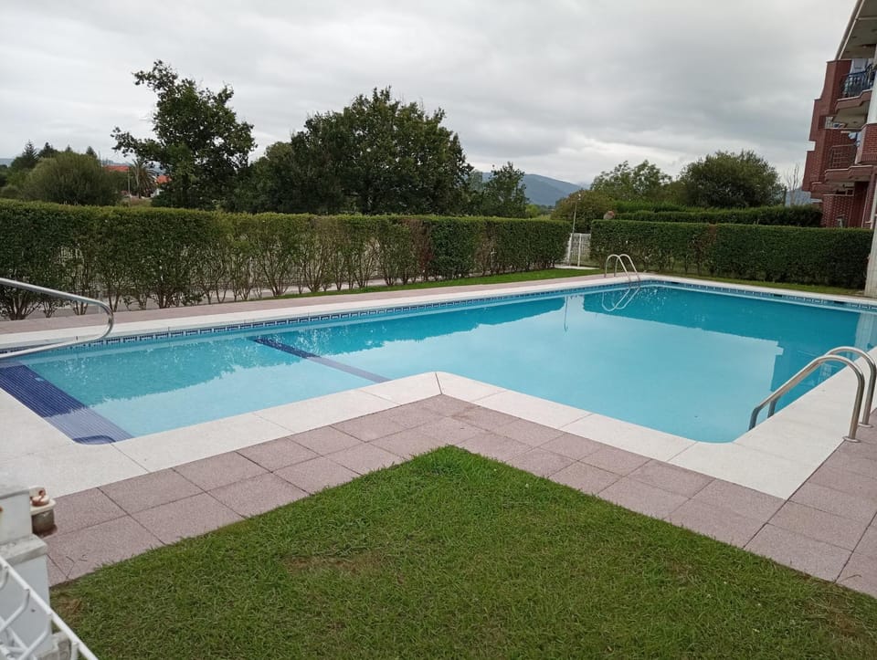 C03A02 Apartamento con piscina y garaje by R2R Consulting Apartment in Cantabria