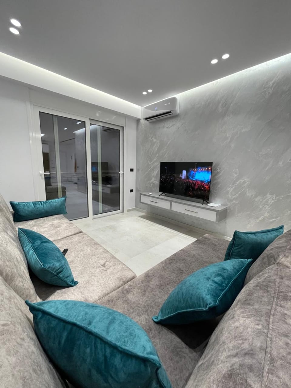 TV and multimedia, Living room, Seating area