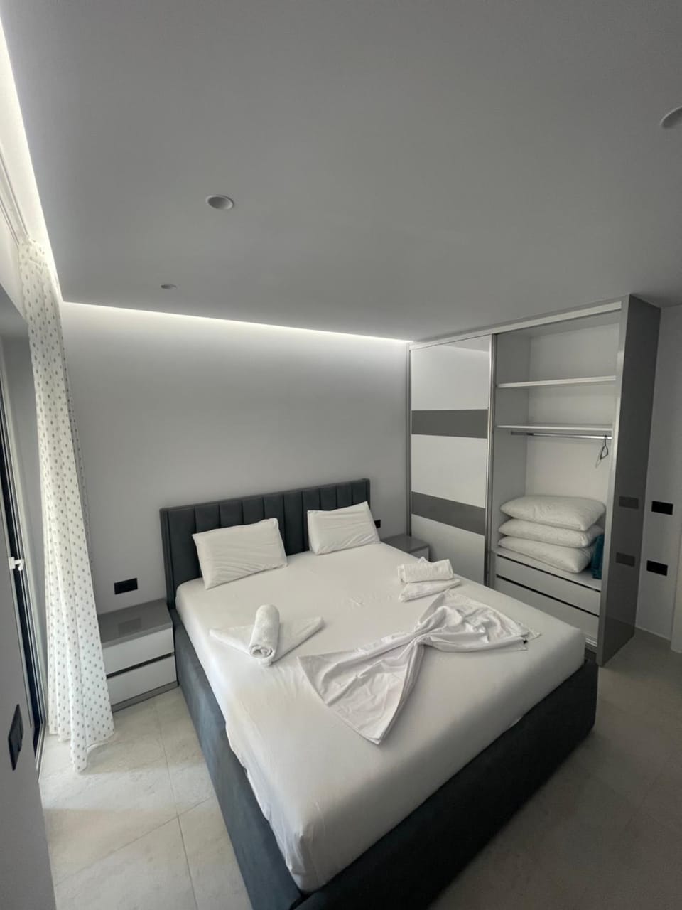 Bed, Photo of the whole room, Bedroom, towels, wardrobe