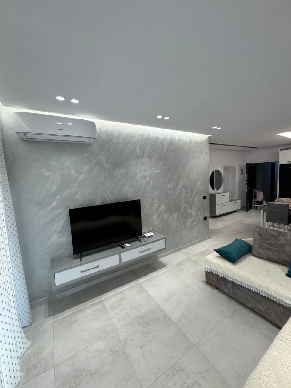 TV and multimedia, Living room, Seating area, air conditioner