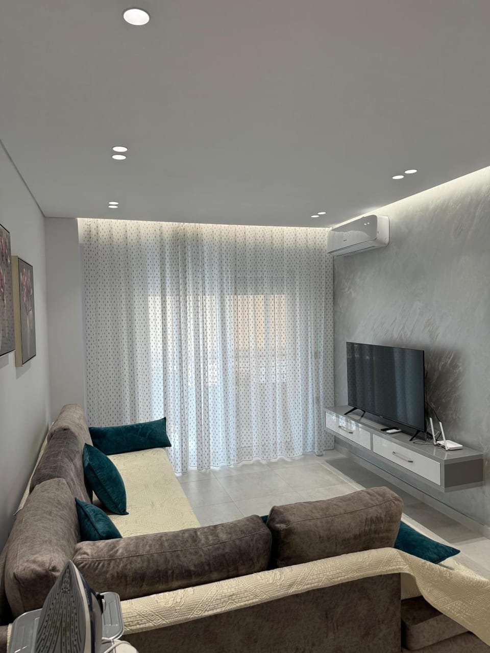 TV and multimedia, Living room, air conditioner