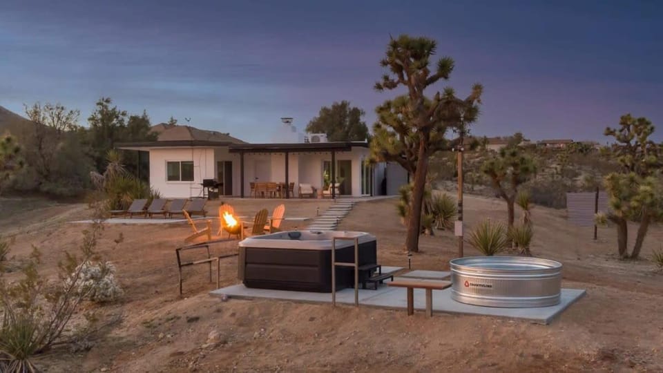 Kinetic House-Joshua Trees Sculptures Cowboy Pool House in Yucca Valley