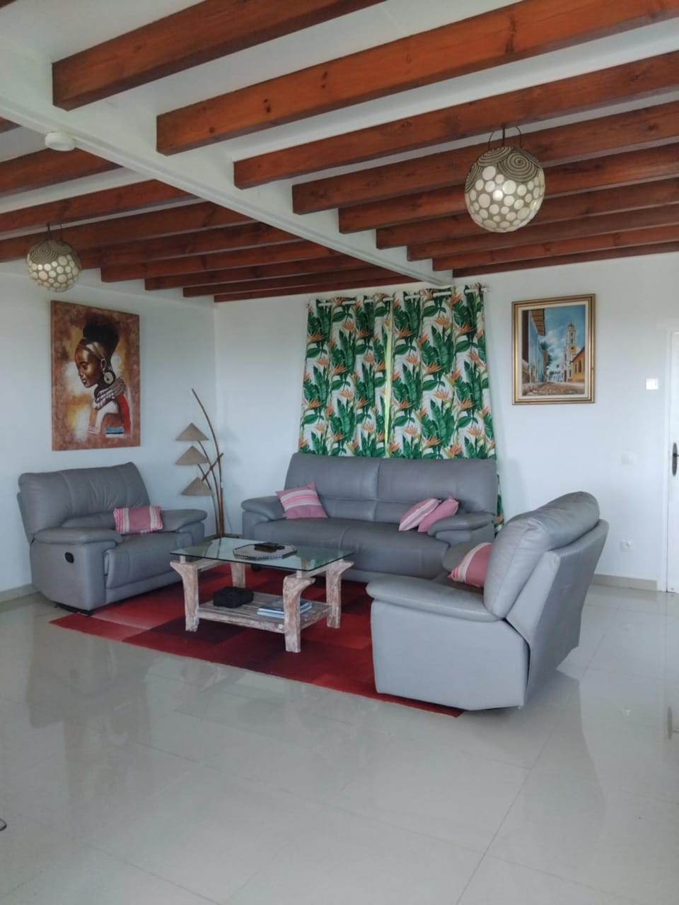 Communal lounge/ TV room