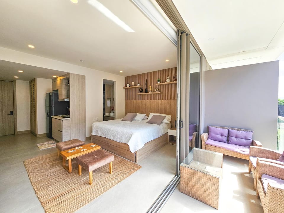 Bed, Photo of the whole room, Seating area, Bedroom