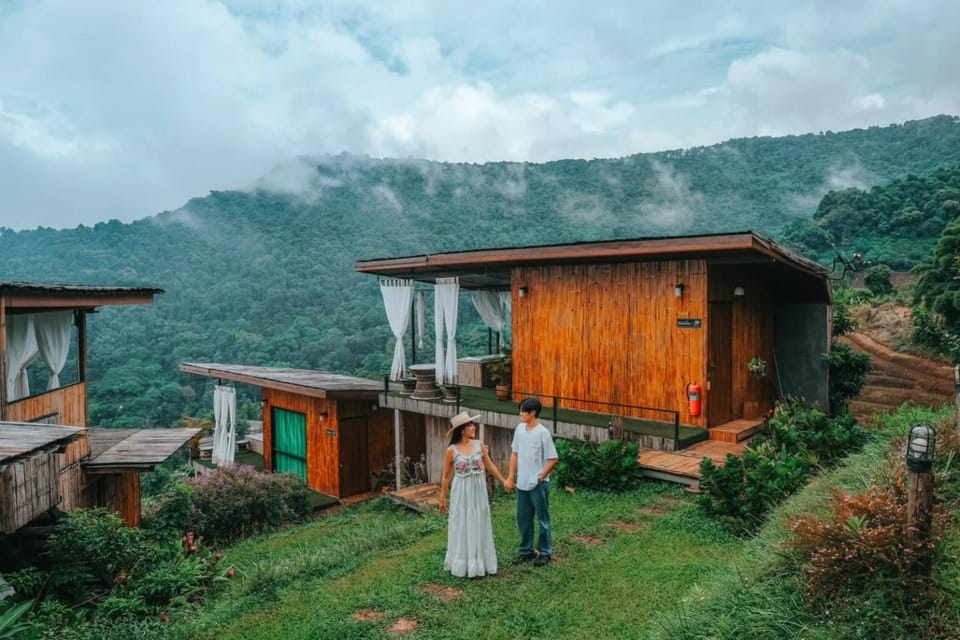 Property building, Day, Natural landscape, Garden, Mountain view