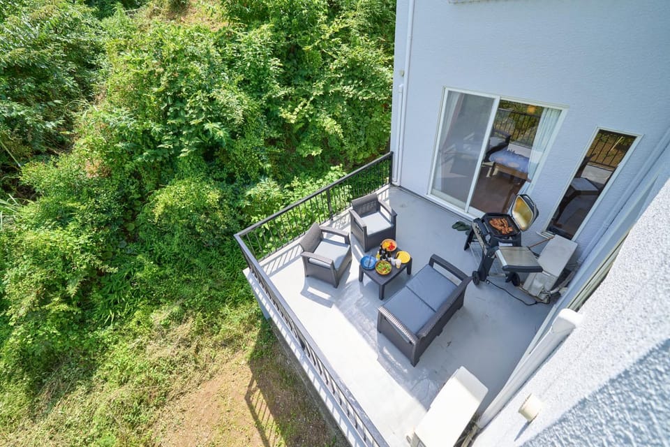 Spring, Day, Balcony/Terrace