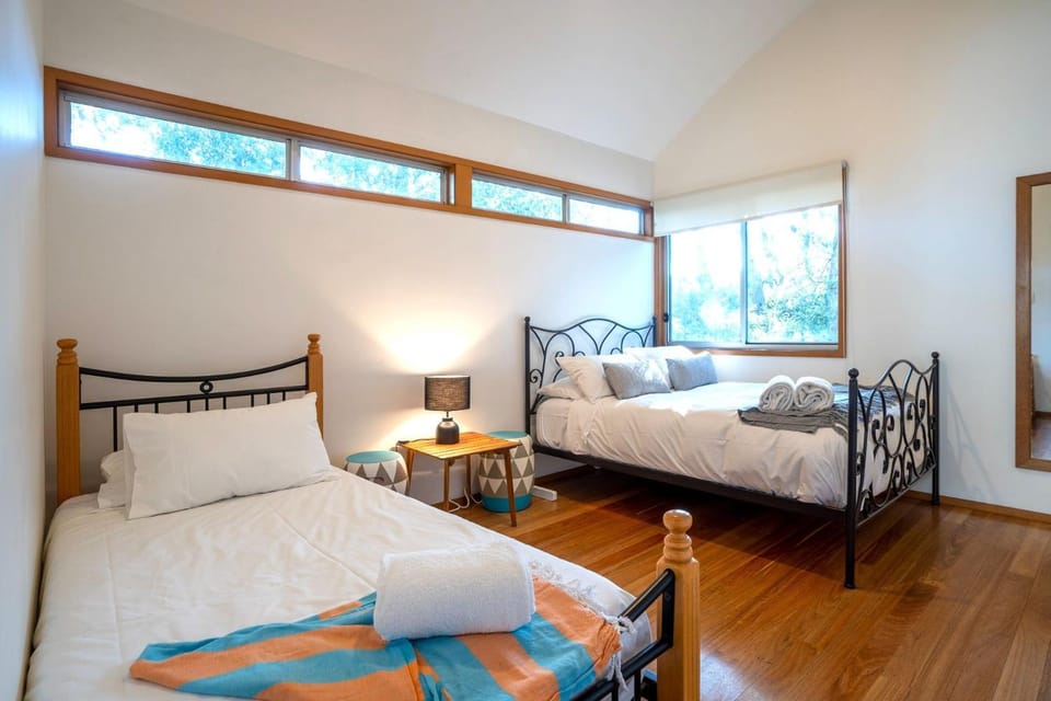 Relaxed Coastal Retreat Just Steps from the Beach House in Huskisson