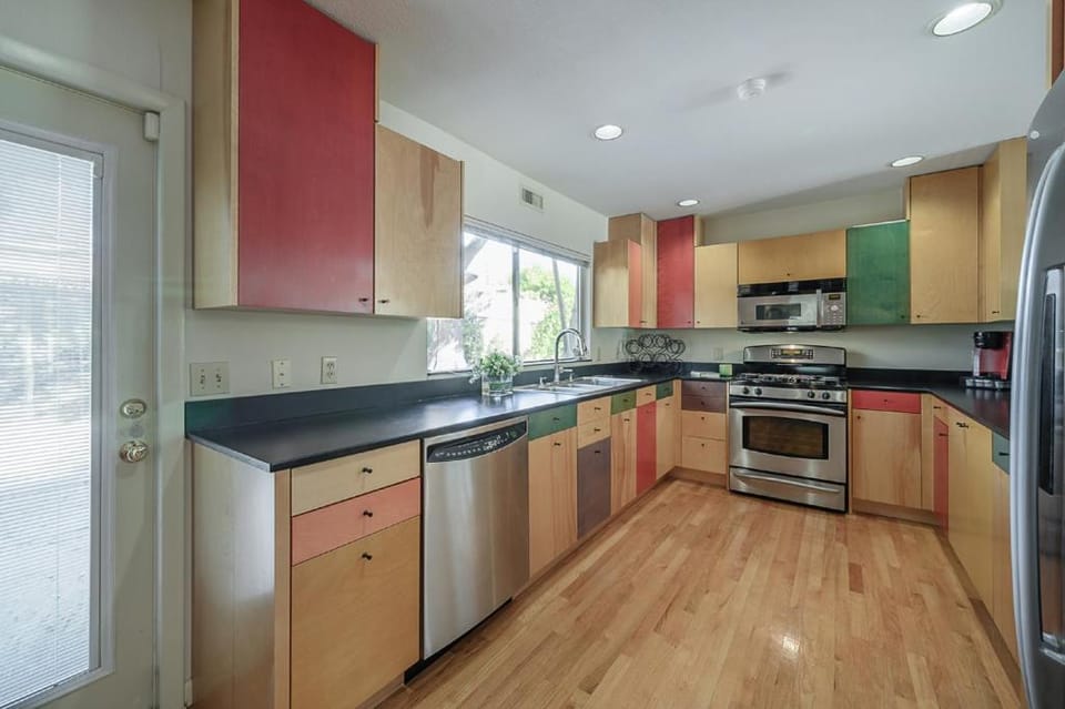Kitchen or kitchenette, dishwasher, minibar, pet friendly, toaster