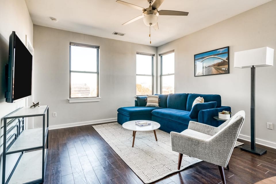 CozySuites Music Row Spacious 2BR in Nashville! 01 Apartment in Music Row