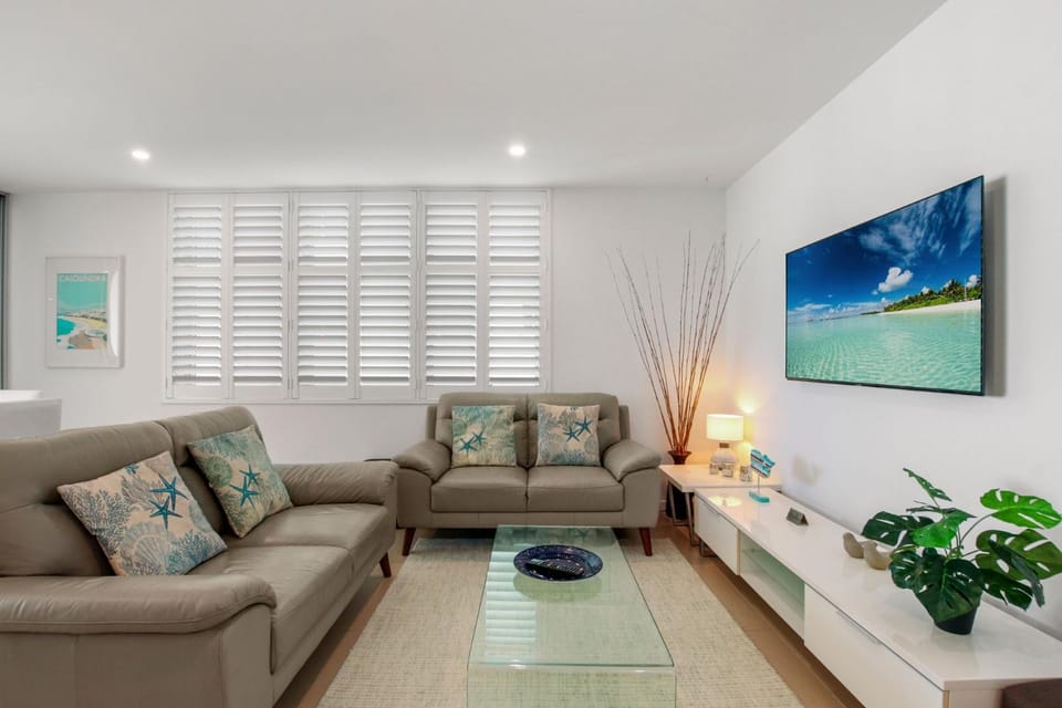 Aqua View 504, 29 Canberra Tce, Kings Beach Apartment in Kings Beach