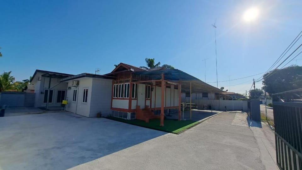 Esah Best INN Vacation rental in Johor